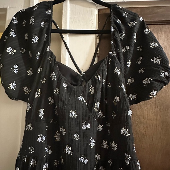 American Eagle XL beautiful flowy dress- fits wonderfully. - Picture 3 of 10
